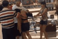 吃瓜群众打女人视频,视频揭露打女人事件引发社会关注