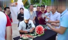 路边摊吃瓜群众,吃瓜群众的热议焦点