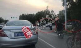 吃瓜群众看戏导致追尾,交通安全警钟长鸣