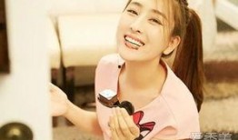 马苏和朋友聚会吃瓜群众