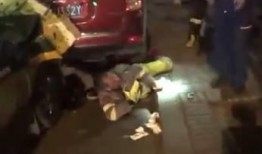 群众吃瓜怎么拍的视频呢,捕捉群众吃瓜瞬间，记录民间欢乐时光